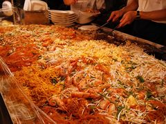 -席娜卡琳火车铁道夜市