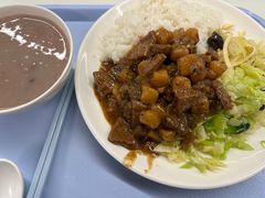 黑椒牛肉饭-北大家园食堂