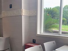 靠窗位-老娘舅餐厅(黄龙体育中心店)