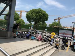 公交车站台-穹窿山景区