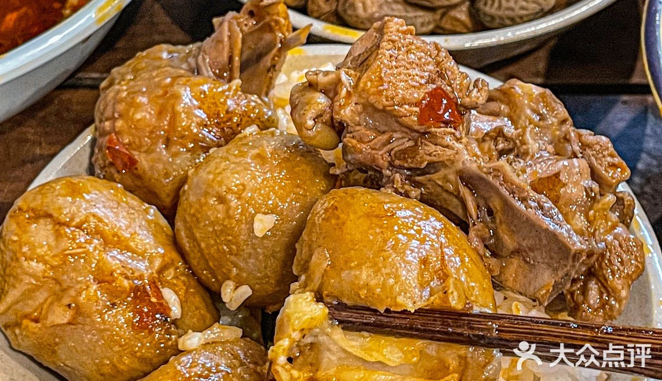 来重庆一定要去时代天街的小破屋吃烧鸡公！