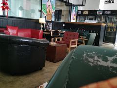 -拖板鞋咖啡旅行酒店(春熙路地铁站店)