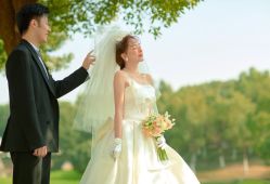 -喜爱高定婚纱摄影