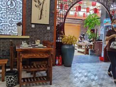 大堂-景明轩•养生酸汤鱼火锅 云贵鲜菌 现舂野果酸汤(王寨小区店)