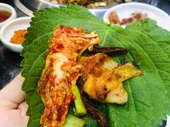 -草家酱蟹炭火烤肉店(珲春南路一店)