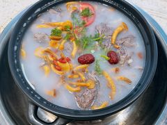 -九寨沟特色牦牛肉汤锅