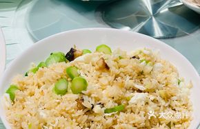 Stir-fried Rice with Burnt Bluefish Protein