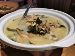 -头上红煨盐鸡·非遗院子餐厅