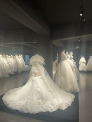 -维纳斯婚纱礼服租赁馆