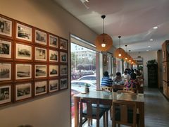 靠窗位-东升灌浆包(辛庄街总店)