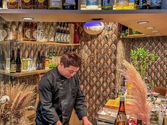 -吉屋·炭烧酒场·秋冬功夫奶汁河豚鱼锅