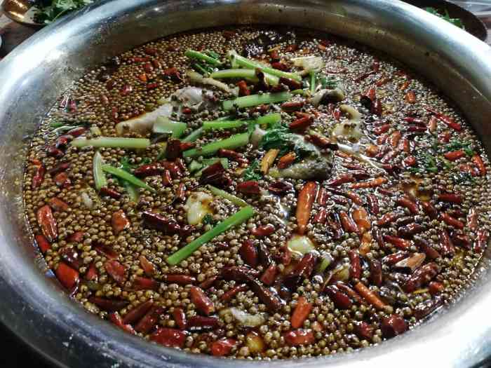 环境一般味道没得说麻辣鲜香在锅里体现得淋漓尽致