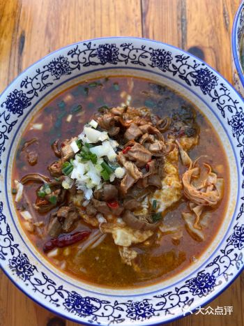 湖南炎陵县的河边米粉店真不错！