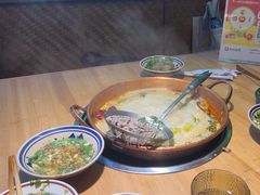 -洱火云南酸菜牛肉火锅(石景山当代商城店)