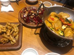 -隔壁老王·家常云南菜(花巷店)