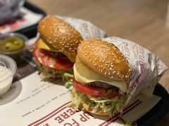 -The Habit Burger Grill 哈比特汉堡(复兴soho店)