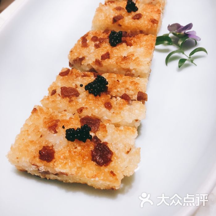 鱼子酱糯米樟茶鸭方