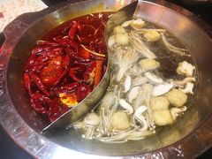菌菇鸳鸯锅-大龙辣火锅·龙虾·烧烤(湖滨新天地店)