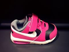 -NIKE上海青浦换季优惠店