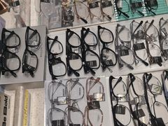 -J-Optical佳视明眼镜·蔡司视觉(青岛金茂览秀城店)