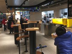 大堂-麦当劳(龙阳路店)