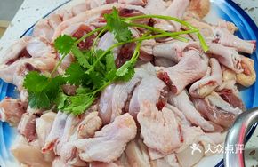 Five-Fingered Hairy Almond Wenchang Chicken