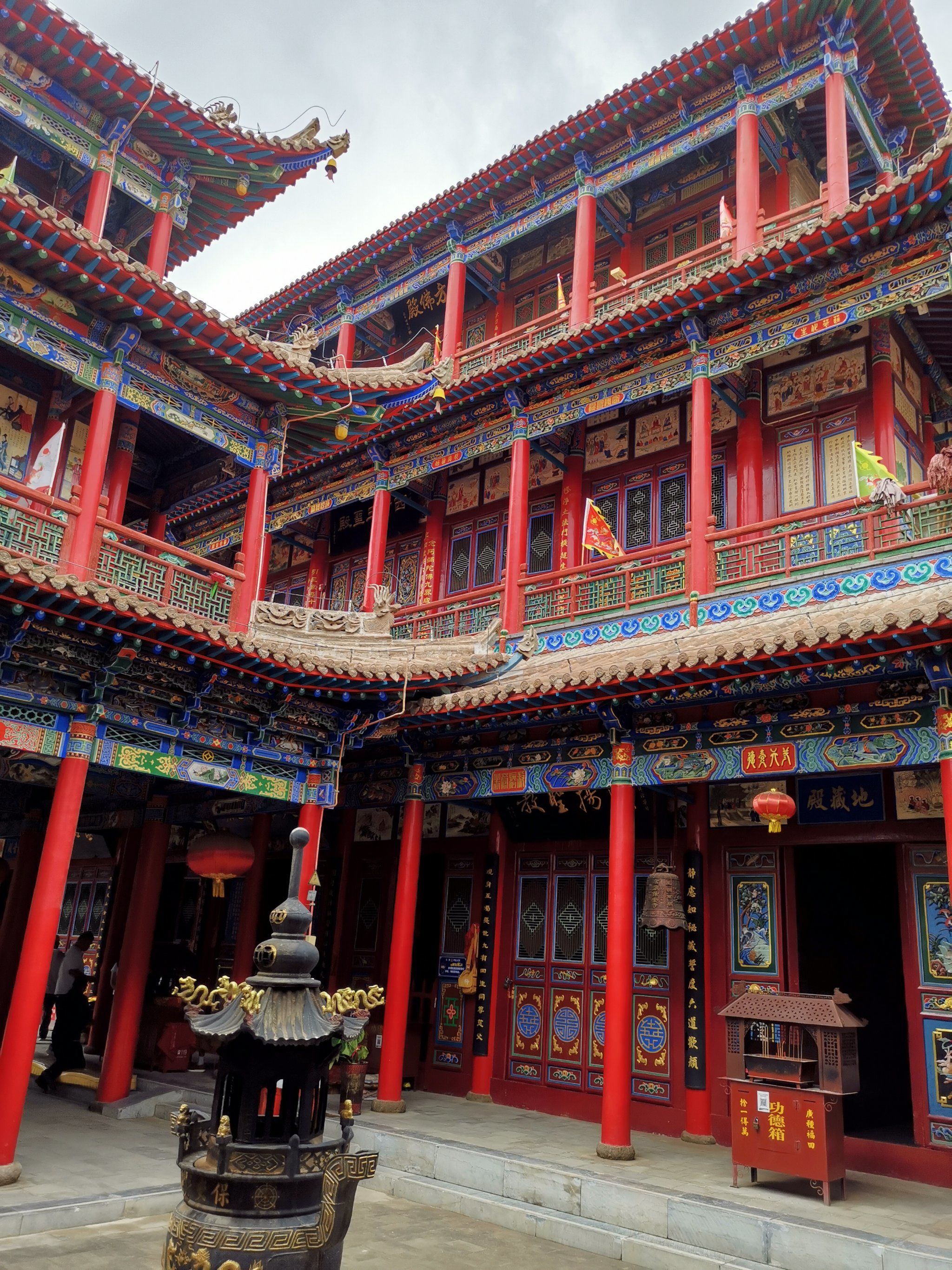 高庙保安寺,游戏红尘的庙宇