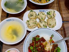 -李与白包子铺(桐梓林店)