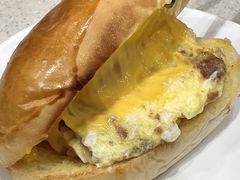 芝士咸牛肉炒蛋包-香港新发烧腊茶餐厅(水围店)
