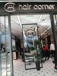 -HAIR CORNER