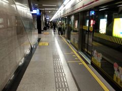 -常熟路(地铁站)