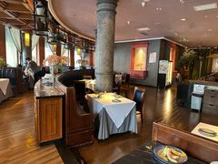 -八府香鸭·啫啫煲(华山路店)