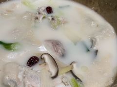 -滇香肴·云南菜蒸汽石锅鱼(云南北路店)