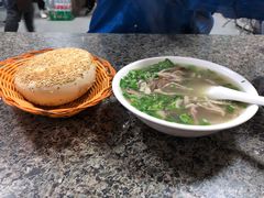 烧饼-清真喜兰老丁羊汤特色小吃