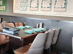 -曼听小寨海鲜烧烤·大连辣炒大王(盖州街店)
