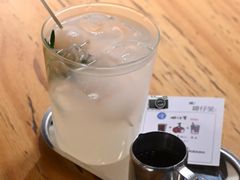 啡仔笑（荔枝美式苏打）-无牌咖啡&酒馆