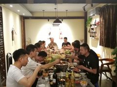 -小草屋轰趴馆别墅派对新场团建家庭聚会