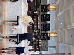 -成都中升之星奔驰4S店
