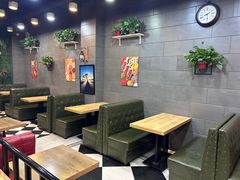 -愉肴麻辣香锅(中山路店)