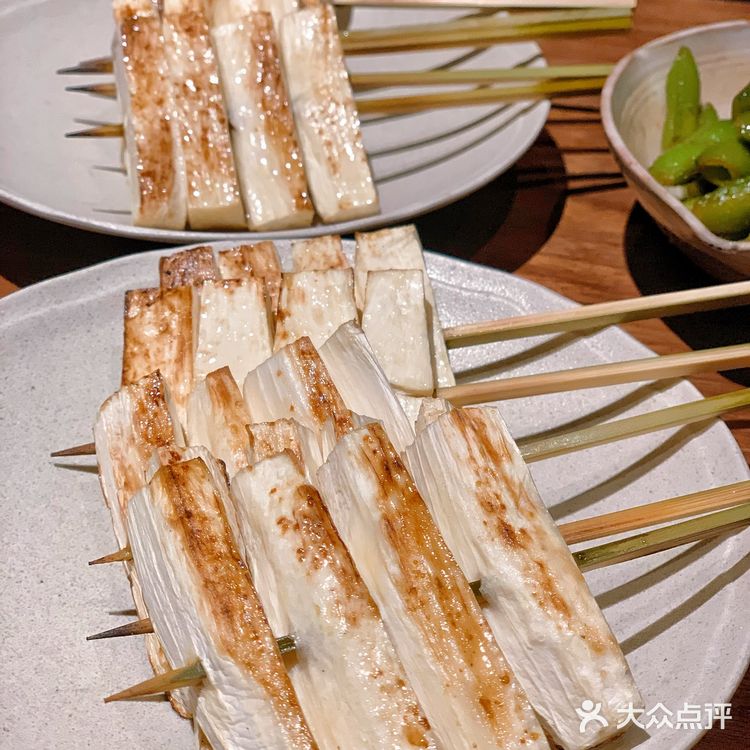在日落的余晖中，来三里屯品味新中式美食！