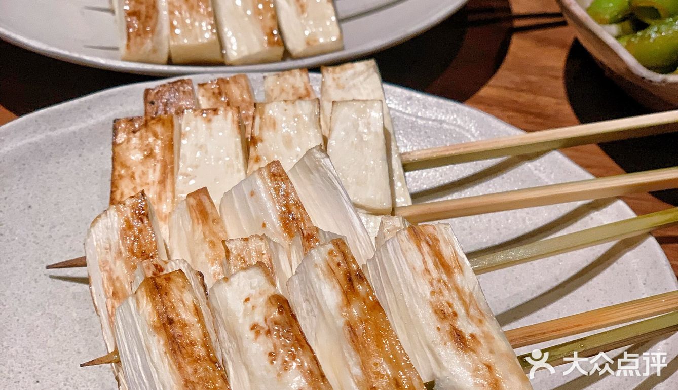 在日落的余晖中，来三里屯品味新中式美食！