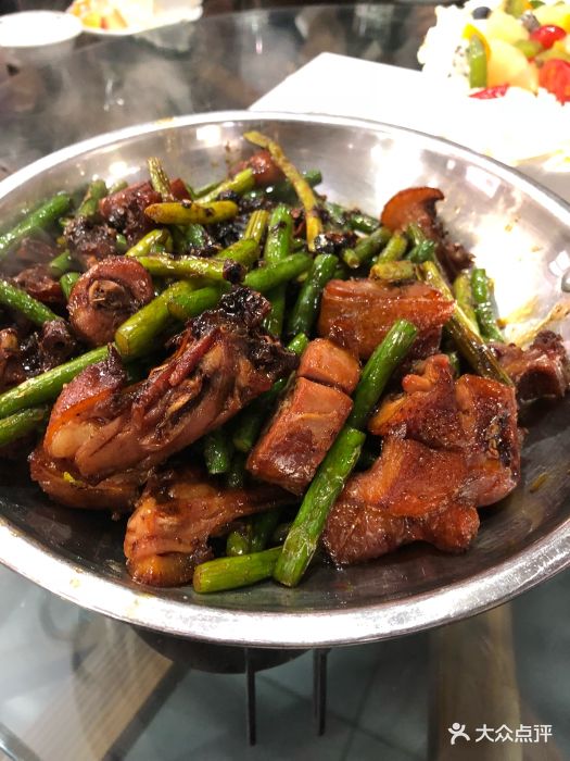 农家菜馆干锅鸭块图片 - 第1张