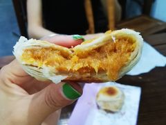 蛋黄肉松月饼-长发西饼(临顿路店)