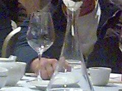 偷拍对面桌的PP红酒容器-金唐海鲜酒家