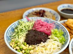老北京炸酱面-门框胡同百年卤煮(新街口店)