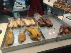 -狗撵鸭(泰山公寓店)