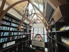 -钟书阁(松江泰晤士小镇店)