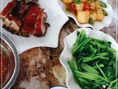 -黄记四更烤乳猪店