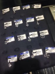 -威德钻石-克拉钻大本营(南京东路店)