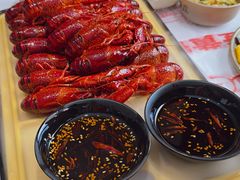 -肥肥虾庄·金牌油焖大虾(汉街SKP店)